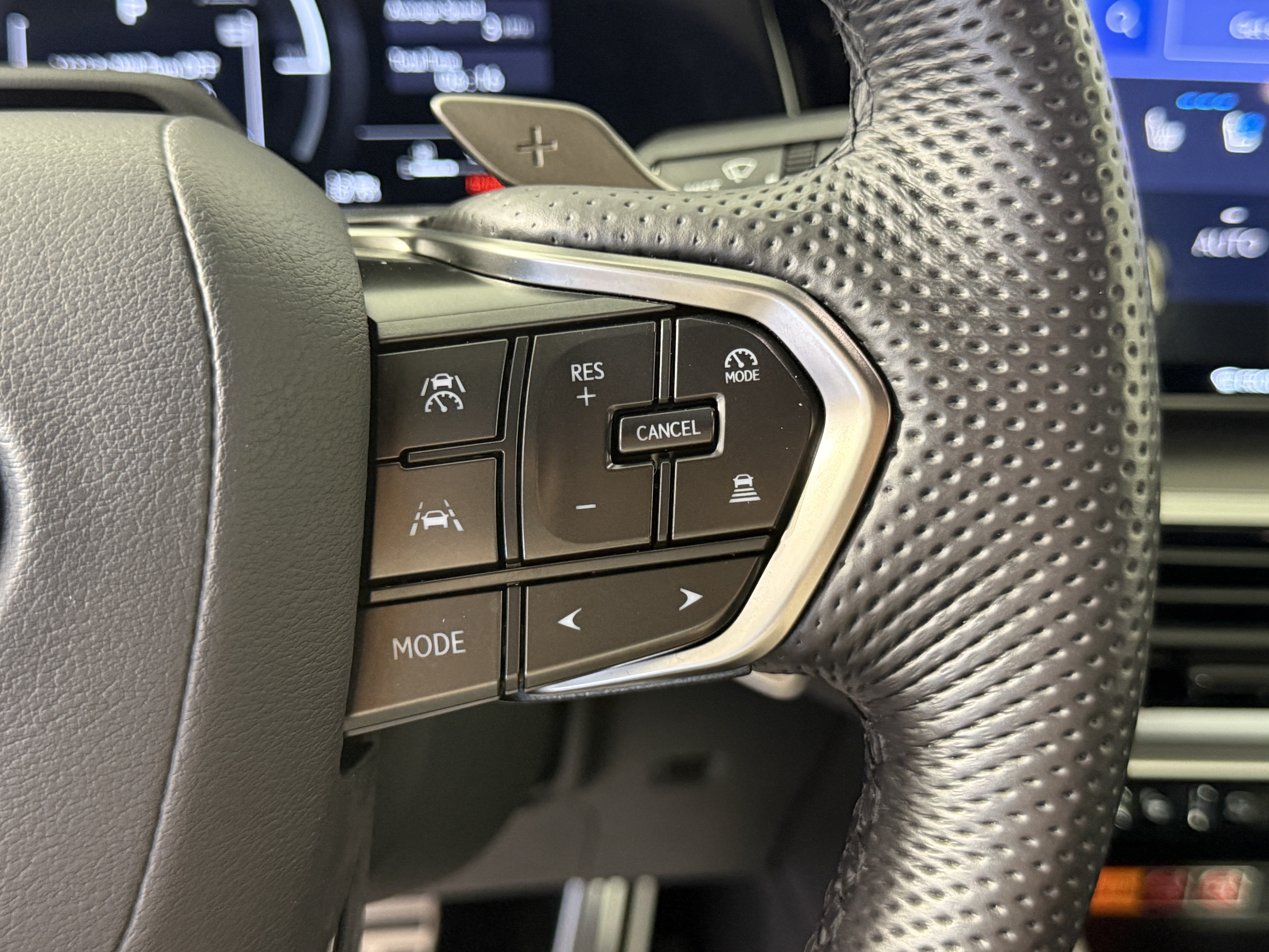 Used 2025 Lexus TX 500h AWD w/ Technology Package image 29
