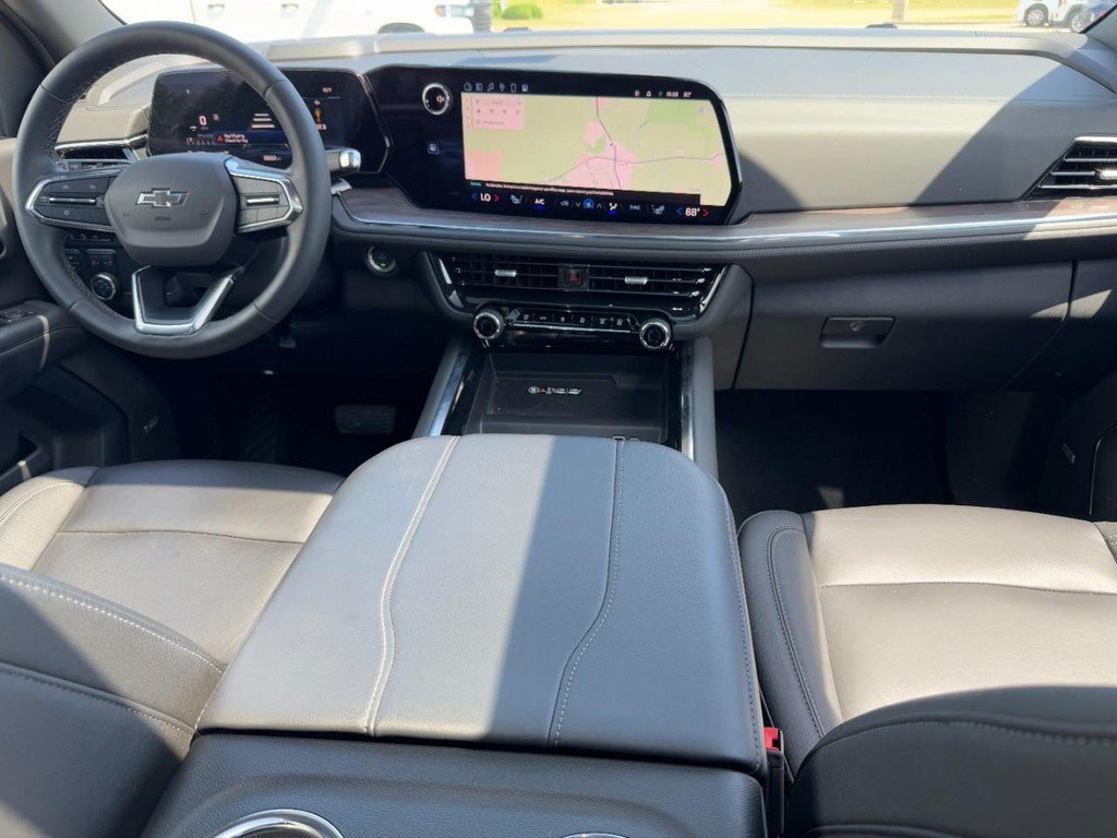 Used 2025 Chevrolet Tahoe Z71 w/ Comfort Package AWD/4WD image 15