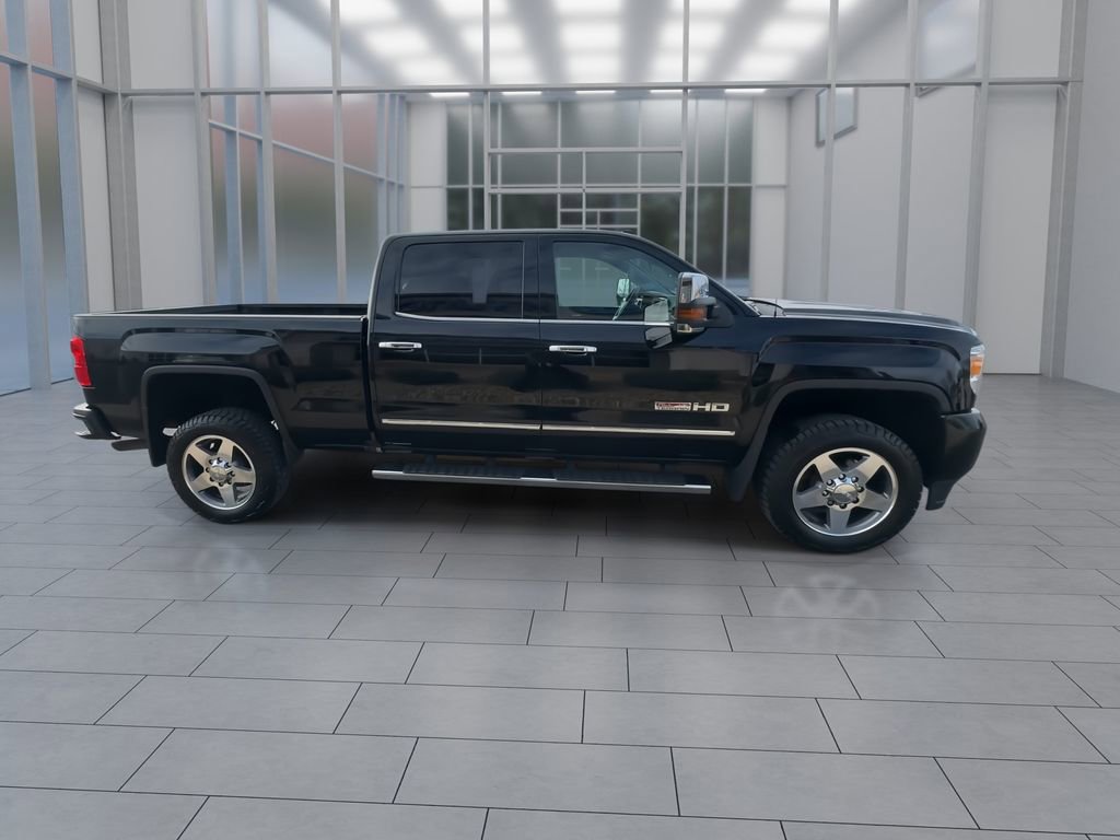 Used 2017 GMC Sierra 2500 SLT w/ All-Terrain HD Package image 9