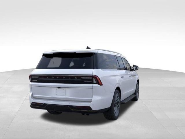 New 2026 Lincoln Navigator L Premier AWD/4WD image 8
