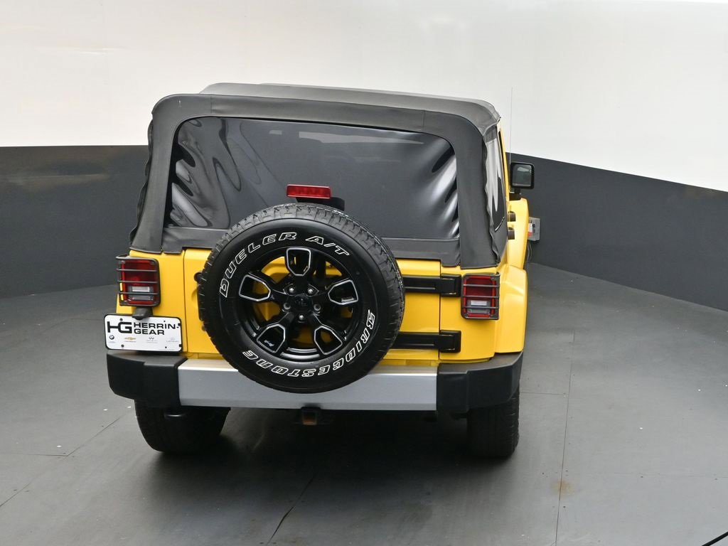 Used 2015 Jeep Wrangler Unlimited Sahara w/ Connectivity Group image 35