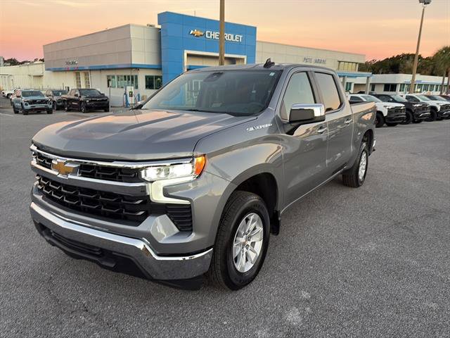 Used 2025 Chevrolet Silverado 1500 LT image 3