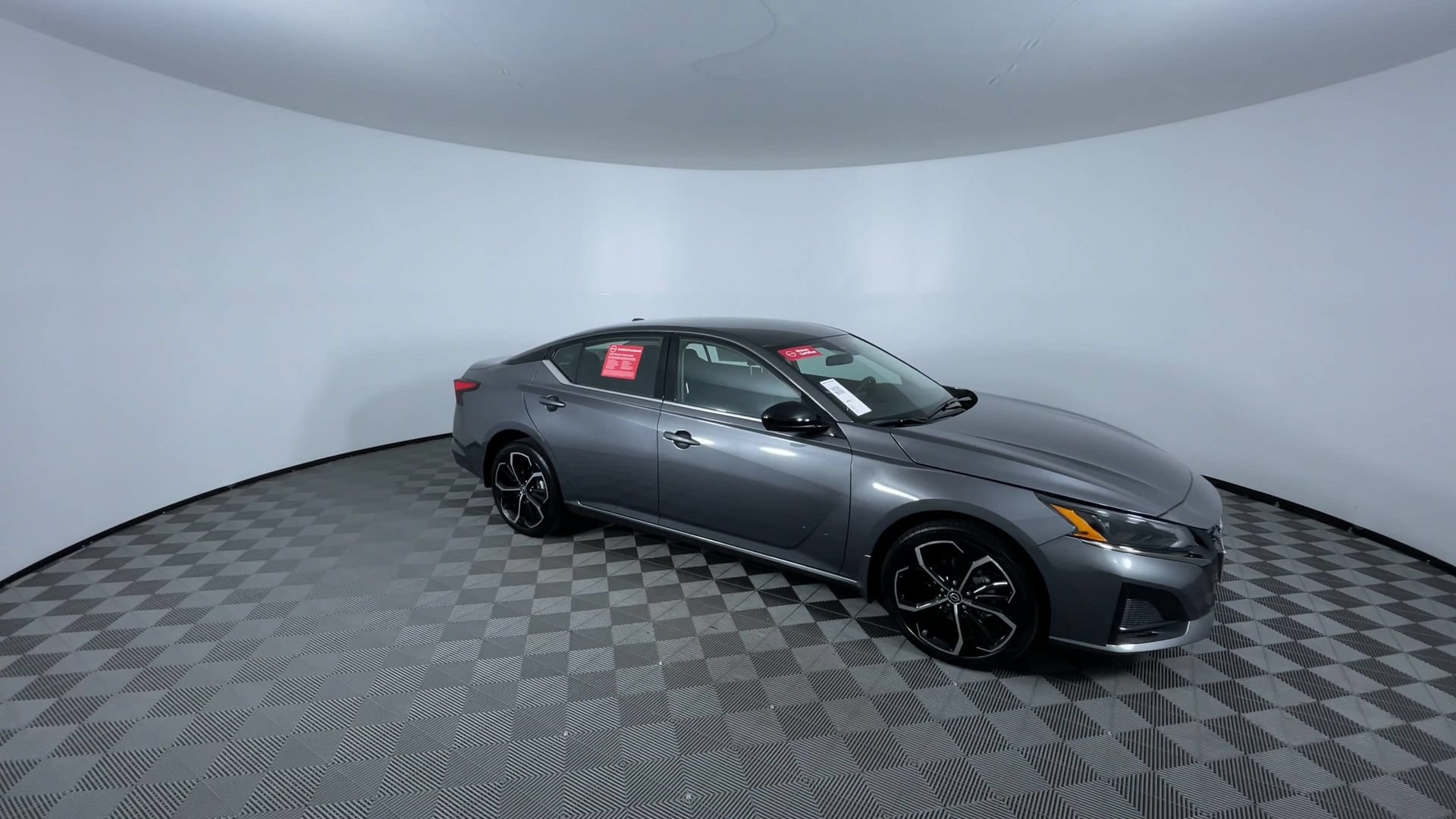 Used 2025 Nissan Altima 2.5 SR AWD/4WD image 2