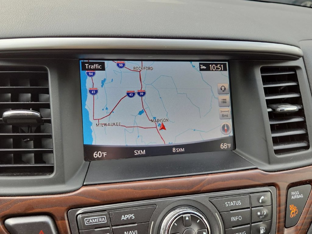 Used 2018 Nissan Pathfinder Platinum AWD/4WD image 23