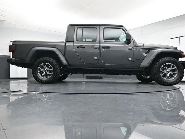 Used 2024 Jeep Gladiator Sport AWD/4WD image 35