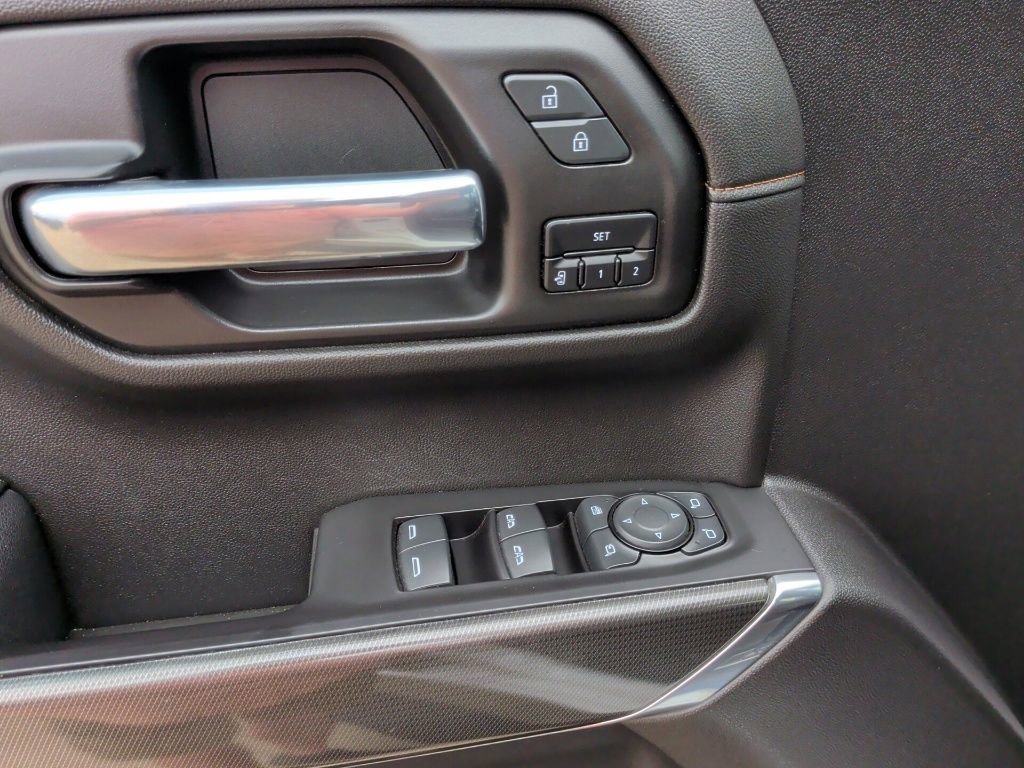 Used 2021 GMC Sierra 1500 AT4 w/ Technology Package image 12