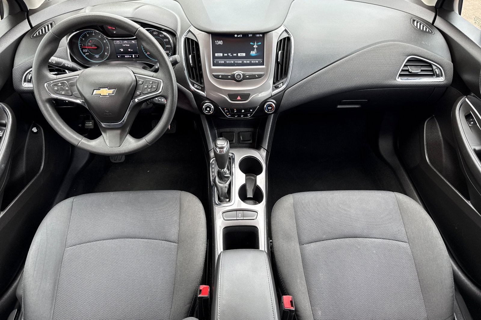 Used 2017 Chevrolet Cruze LT FWD image 13