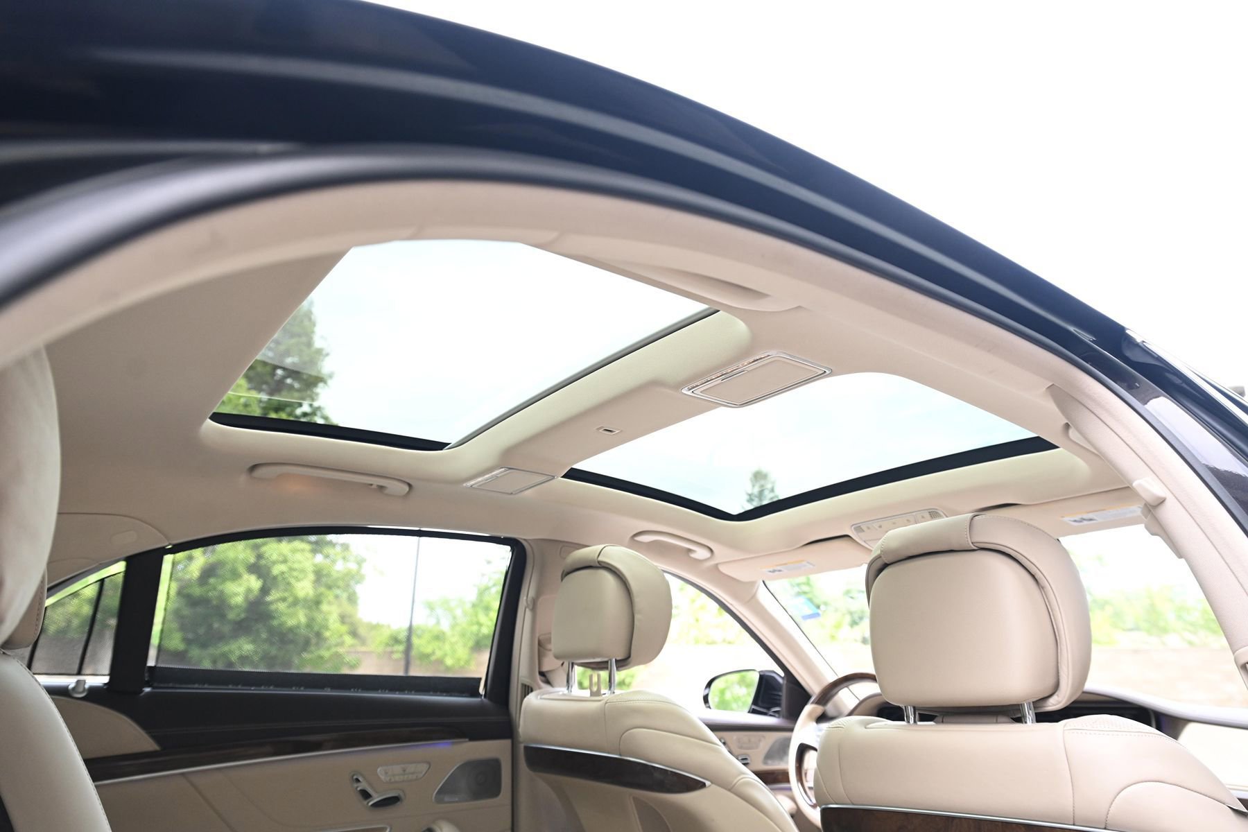 Used 2015 Mercedes-Benz S 550 4MATIC Sedan image 23