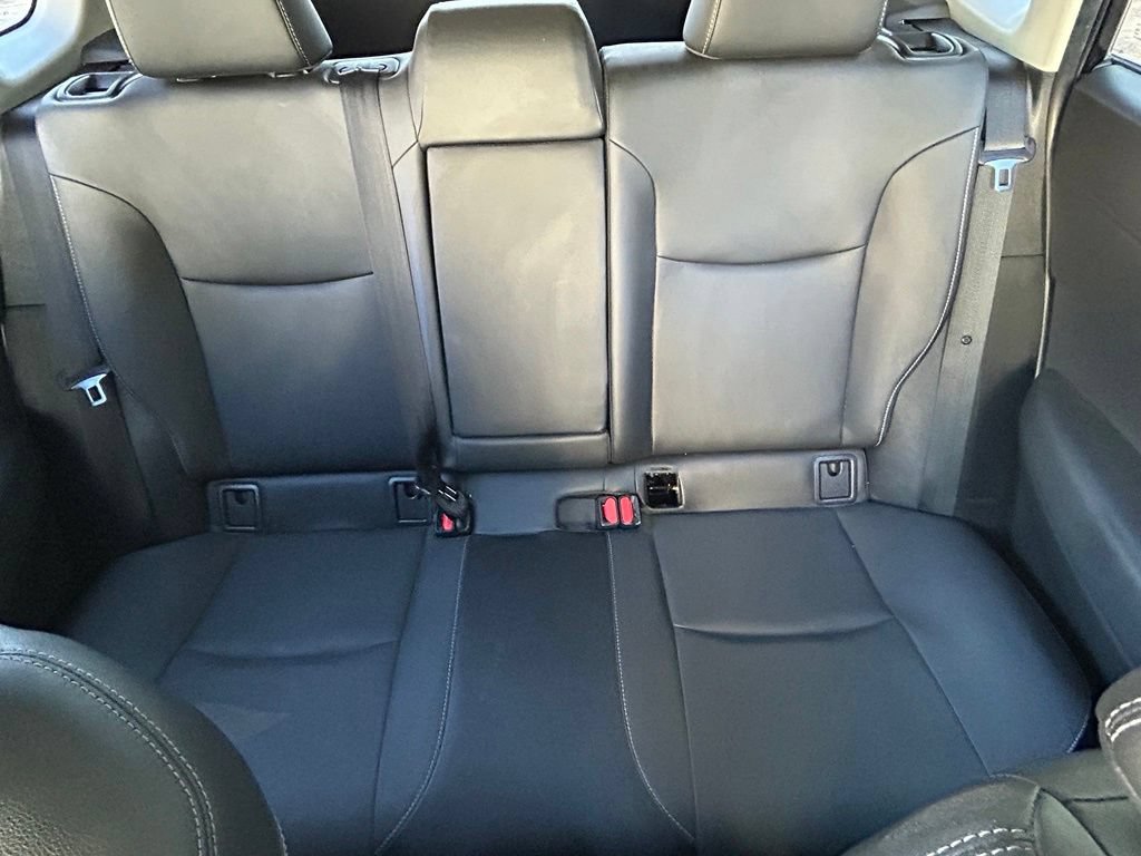 Used 2022 Toyota Corolla Cross XLE FWD image 13