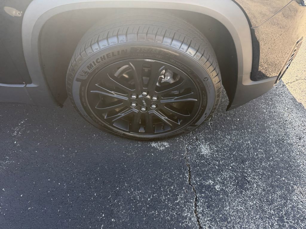 Certified 2023 GMC Acadia SLE w/ Driver Convenience Package image 30