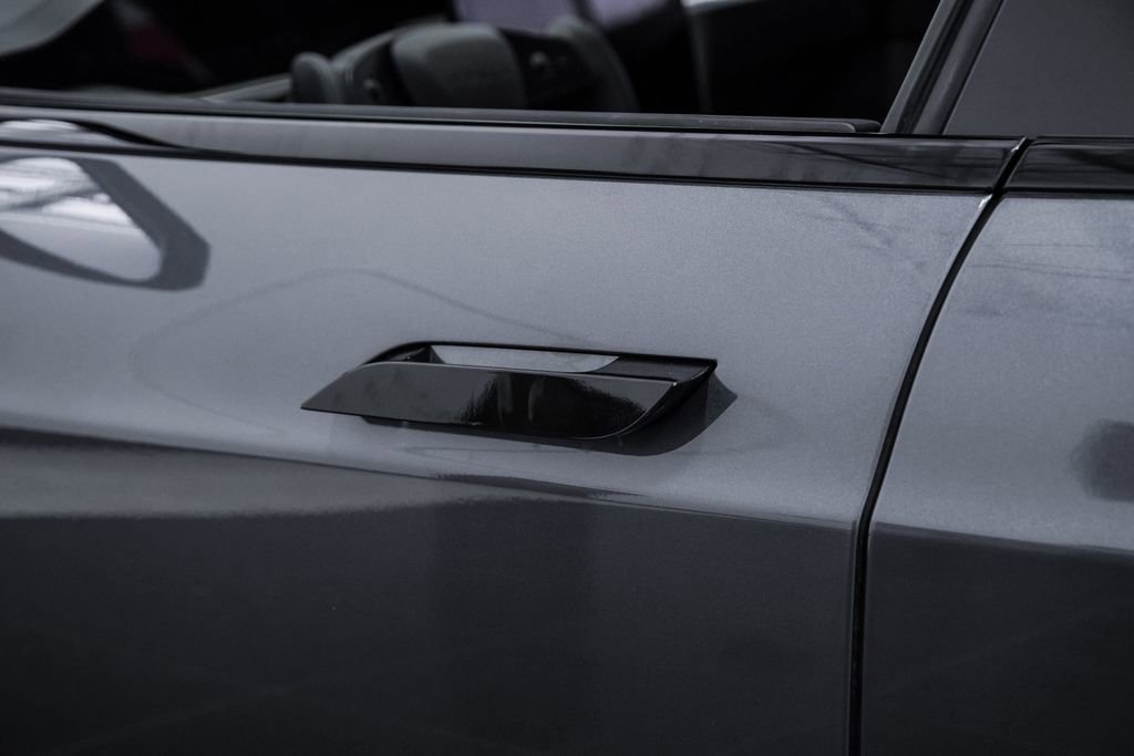 Used 2023 Tesla Model S image 44