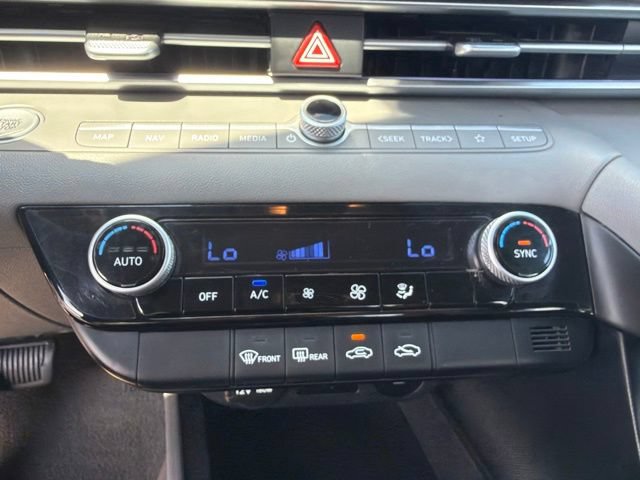 Used 2024 Hyundai Elantra SEL FWD image 18