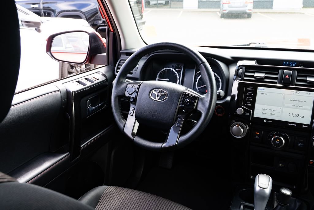 Used 2022 Toyota 4Runner TRD Off-Road AWD/4WD image 9