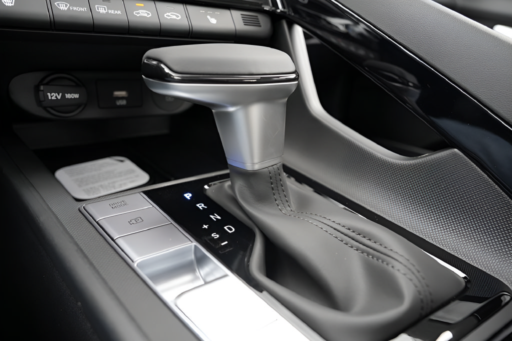 New 2026 Hyundai Elantra Limited FWD image 29