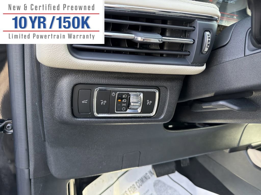 Used 2025 Lincoln Corsair FWD w/ Towing Package image 16