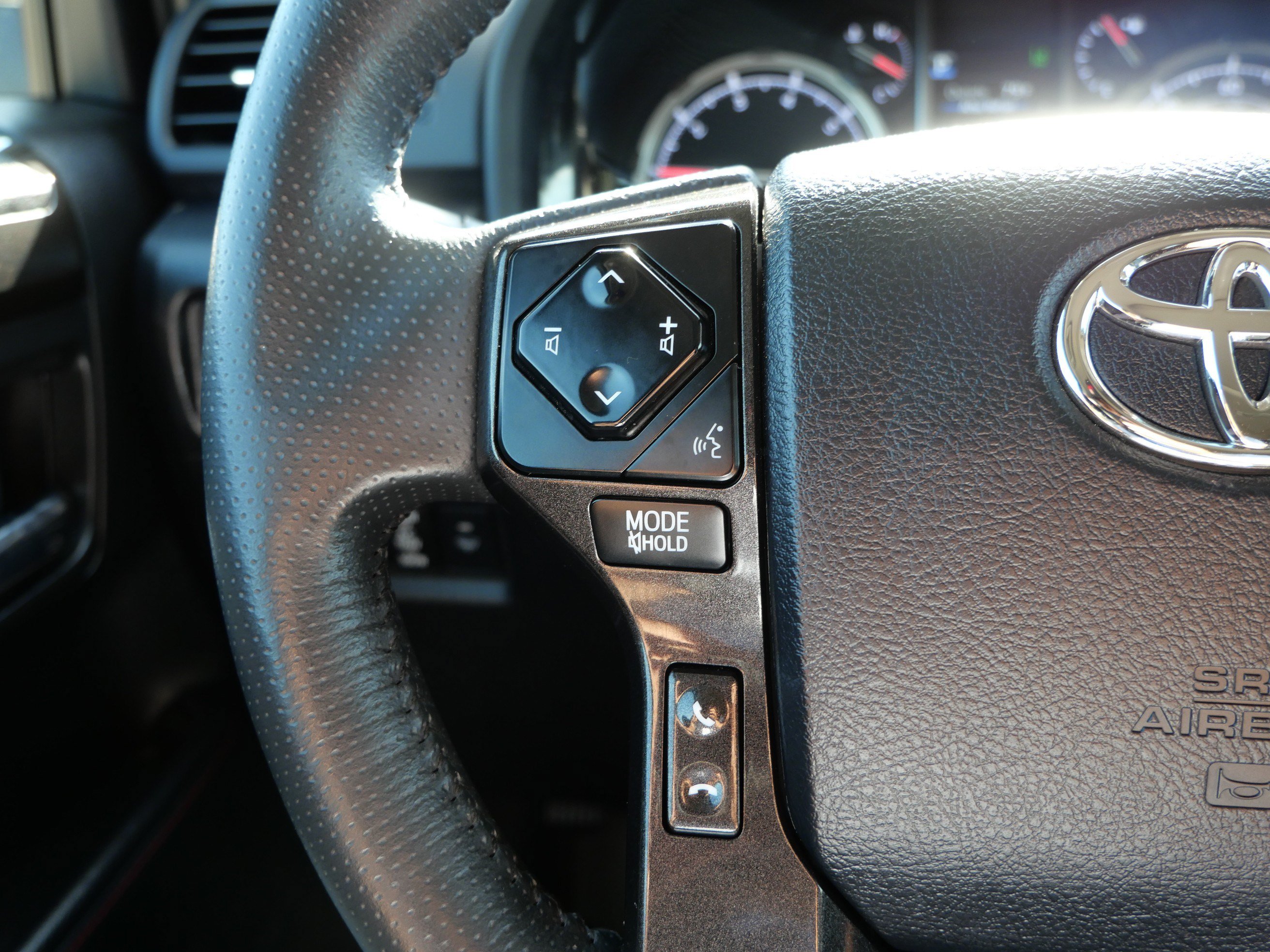 Used 2022 Toyota 4Runner TRD Off-Road Premium AWD/4WD image 29