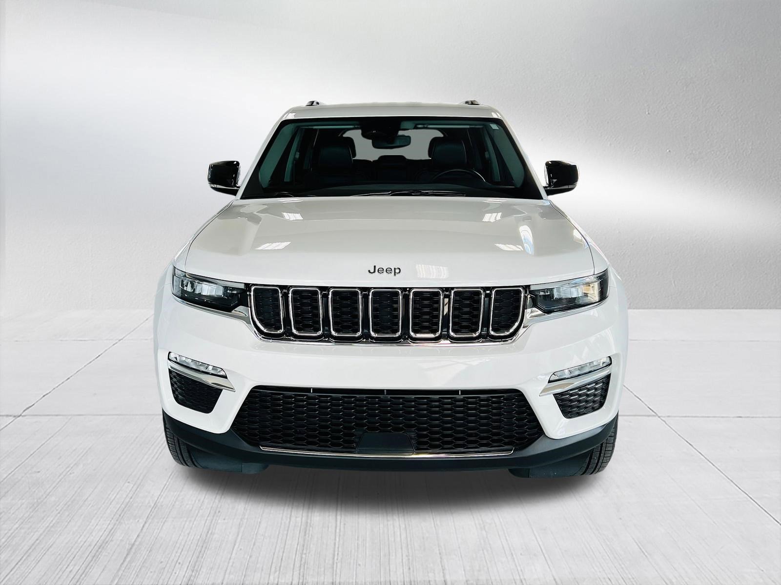 Used 2022 Jeep Grand Cherokee Limited w/ Trailer Tow Prep Group (B) image 3