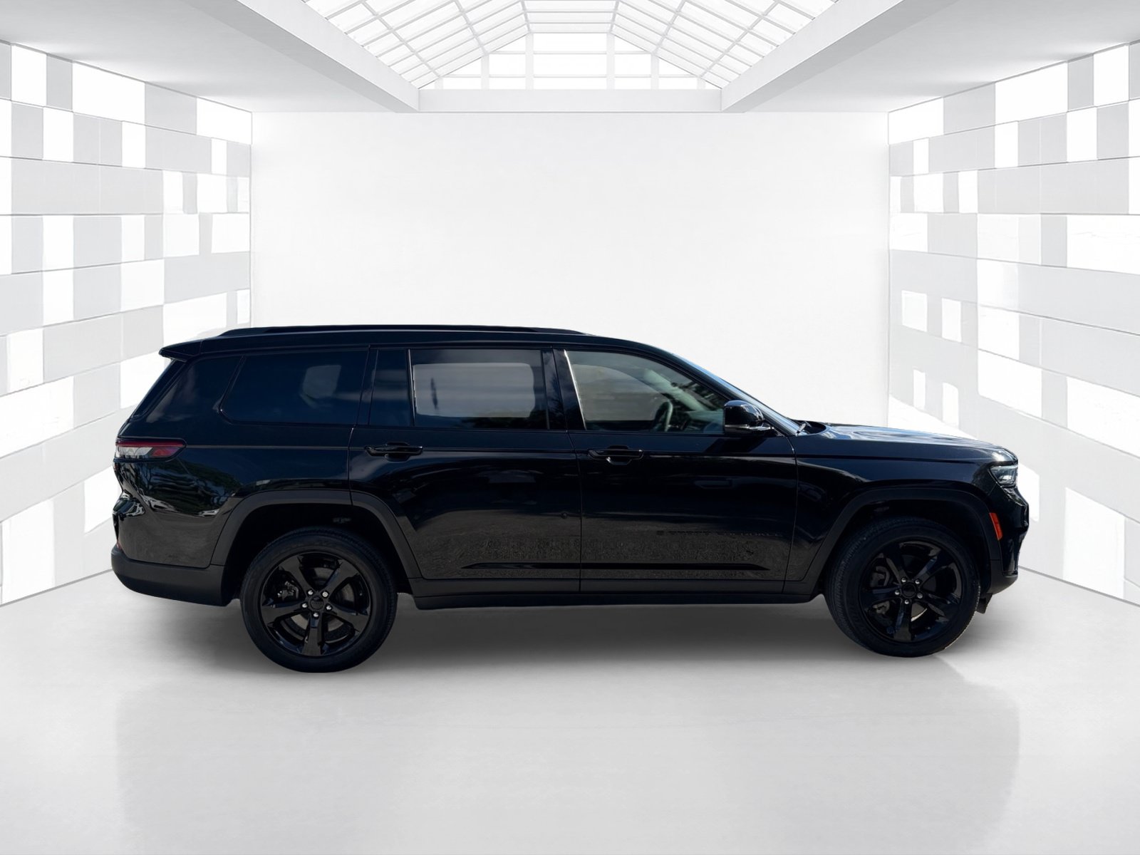 Used 2023 Jeep Grand Cherokee L Laredo RWD image 8