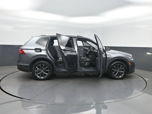 Used 2022 Volkswagen Tiguan SE FWD image 42