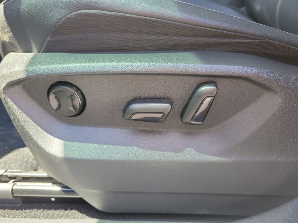 Used 2019 Volkswagen Tiguan SEL image 16