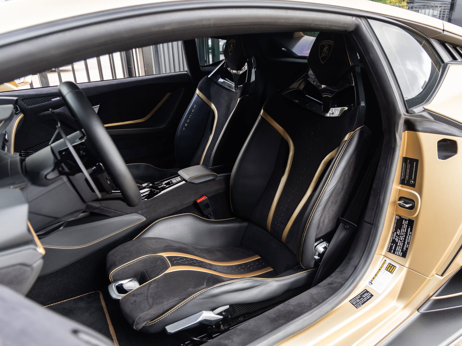 Used 2023 Lamborghini Huracan Tecnica RWD image 33