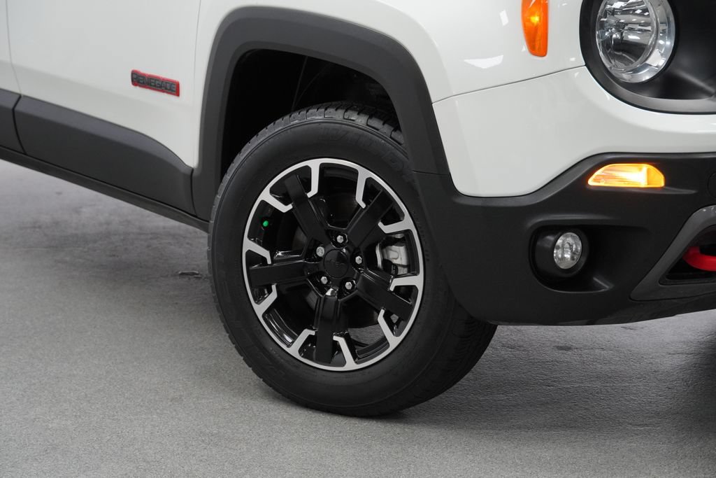 Certified 2023 Jeep Renegade Trailhawk AWD/4WD image 4