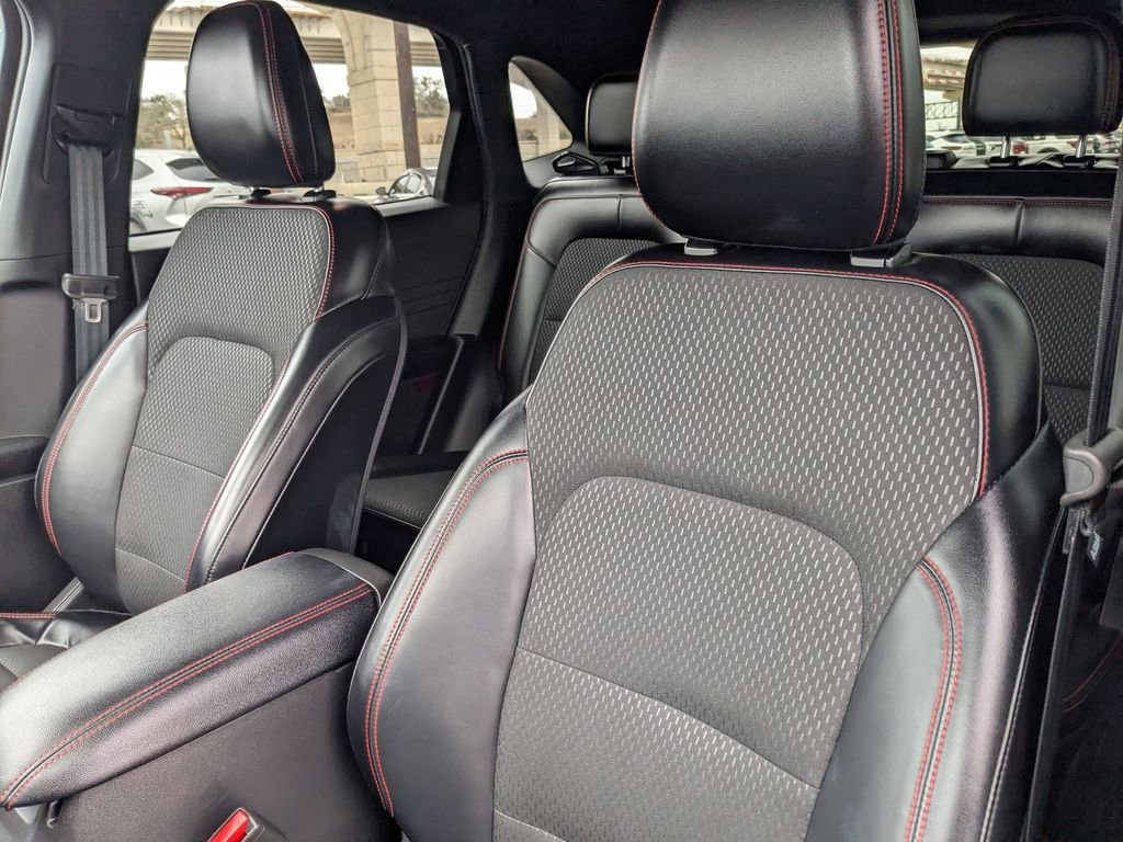Used 2025 Ford Escape ST-Line image 16