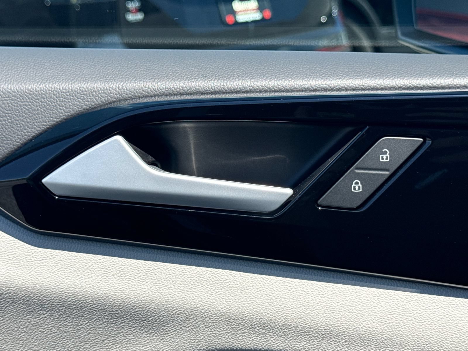 Certified 2025 Volkswagen Taos S AWD/4WD image 29