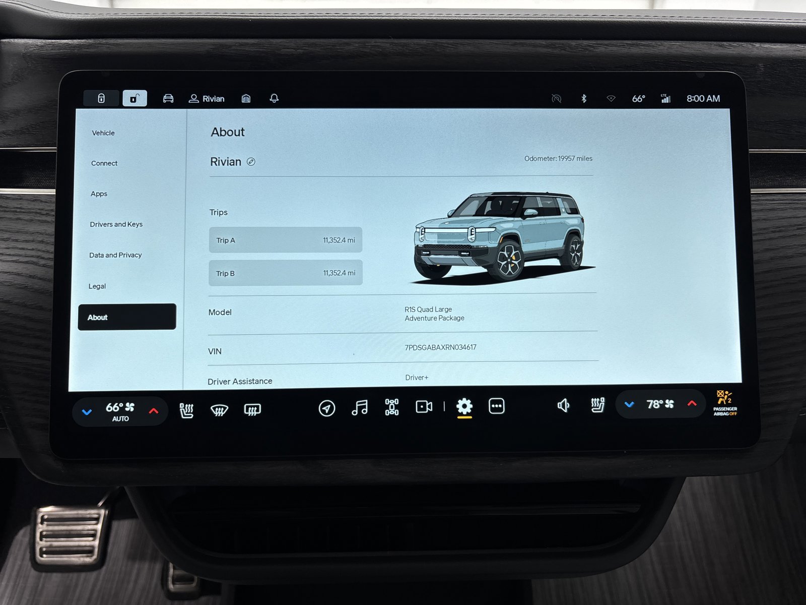 Used 2024 Rivian R1S Adventure image 29