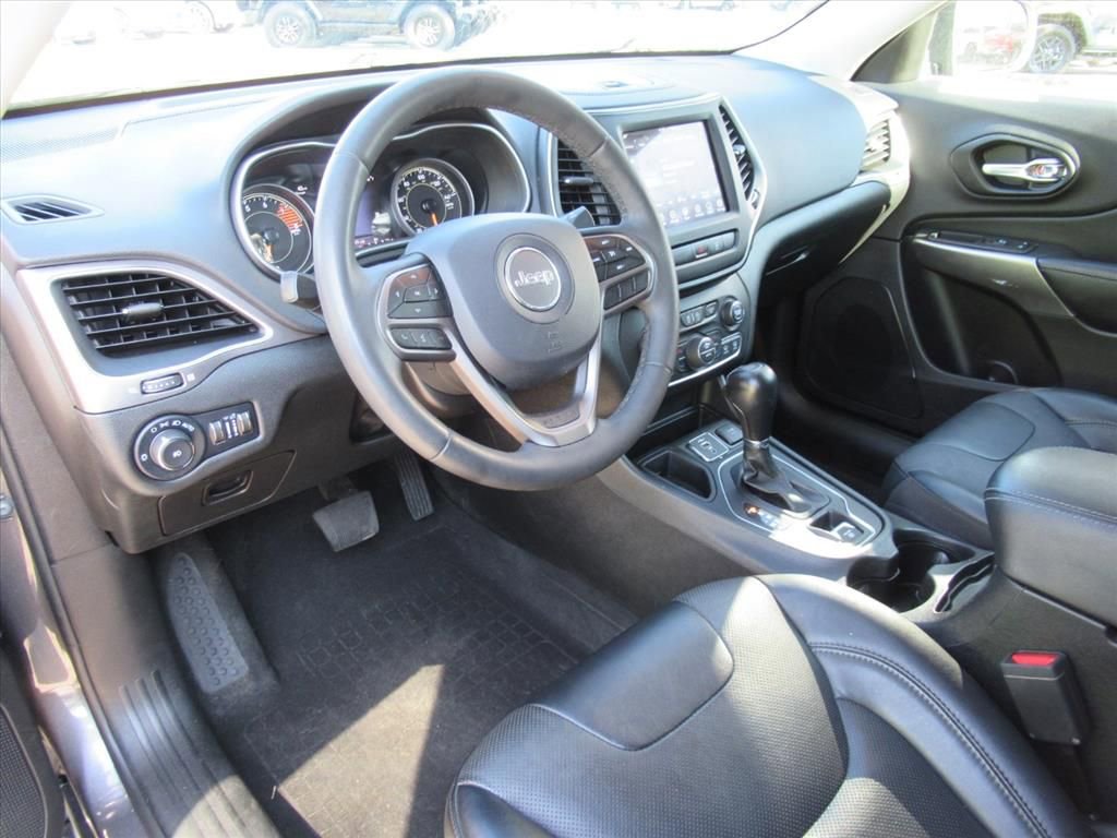 Used 2022 Jeep Cherokee Latitude Lux w/ Mopar Interior Package image 15