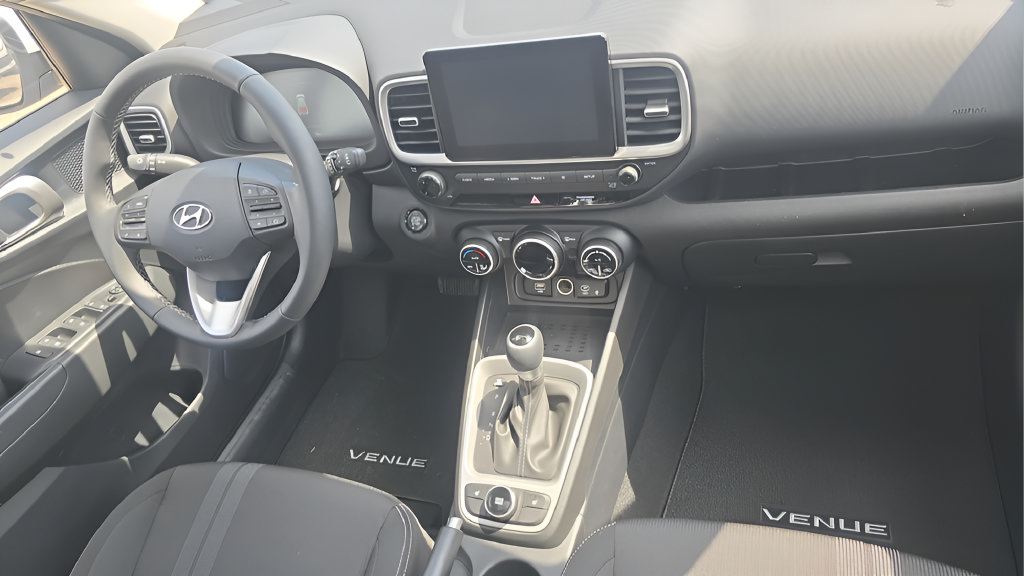 New 2026 Hyundai Venue SEL FWD image 11
