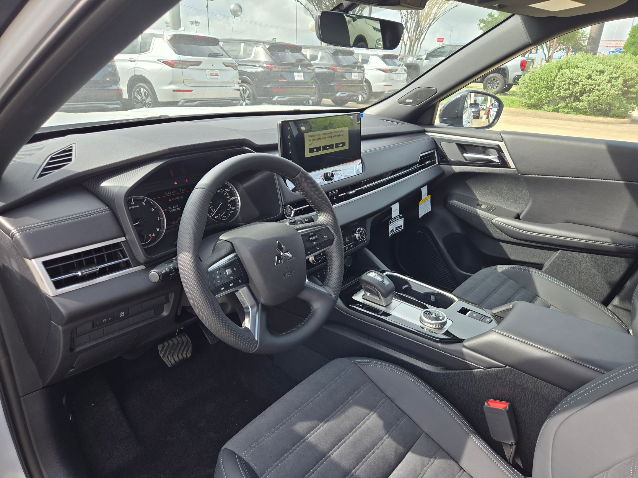 New 2026 Mitsubishi Outlander LE AWD/4WD image 11