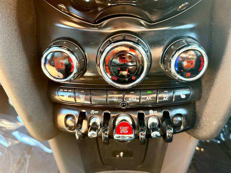 Used 2021 MINI Cooper 4-Door Hardtop FWD image 23