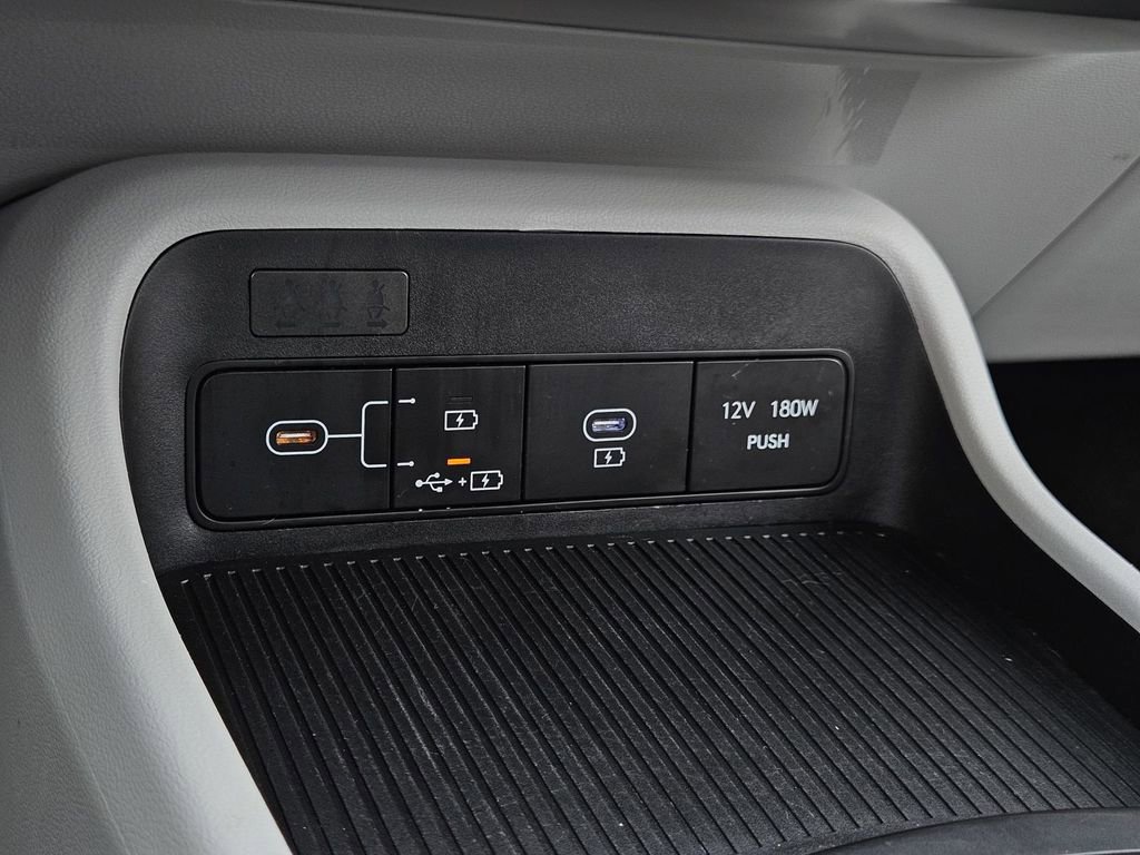 Used 2025 Hyundai Kona SEL image 22