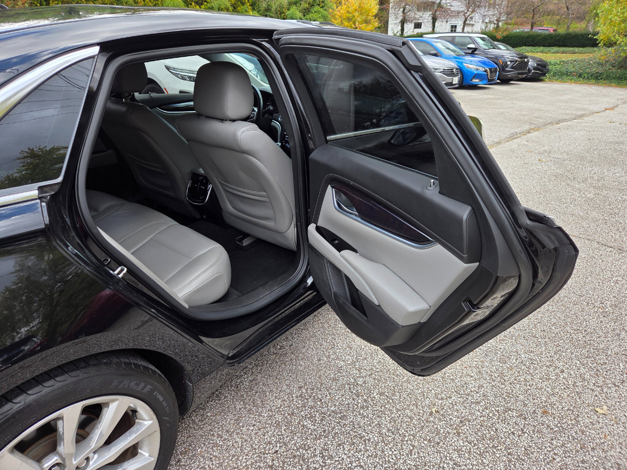 Used 2016 Cadillac XTS Luxury w/ Driver Awareness Package image 12