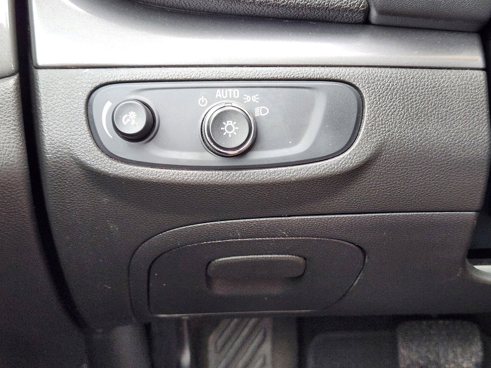 Used 2017 Buick Encore Preferred image 18