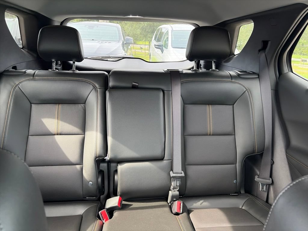 Used 2024 Chevrolet Equinox Premier w/ LPO, Floor Liner Package FWD image 13