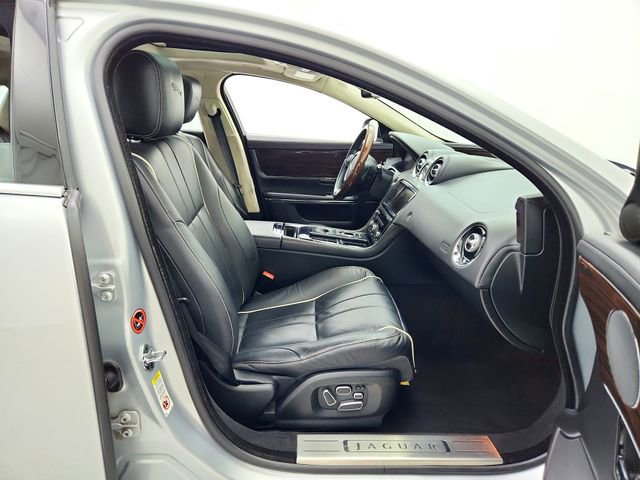 Used 2012 Jaguar XJ L image 14