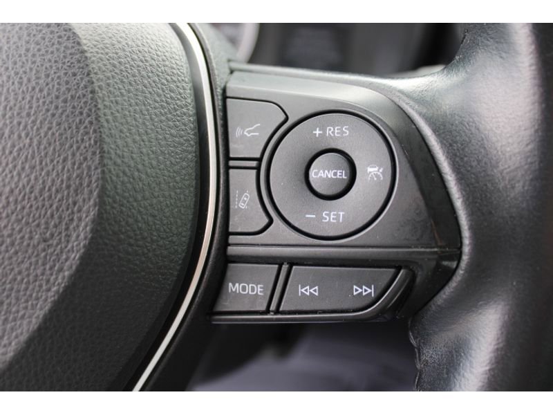 Used 2022 Toyota Corolla Cross LE image 20