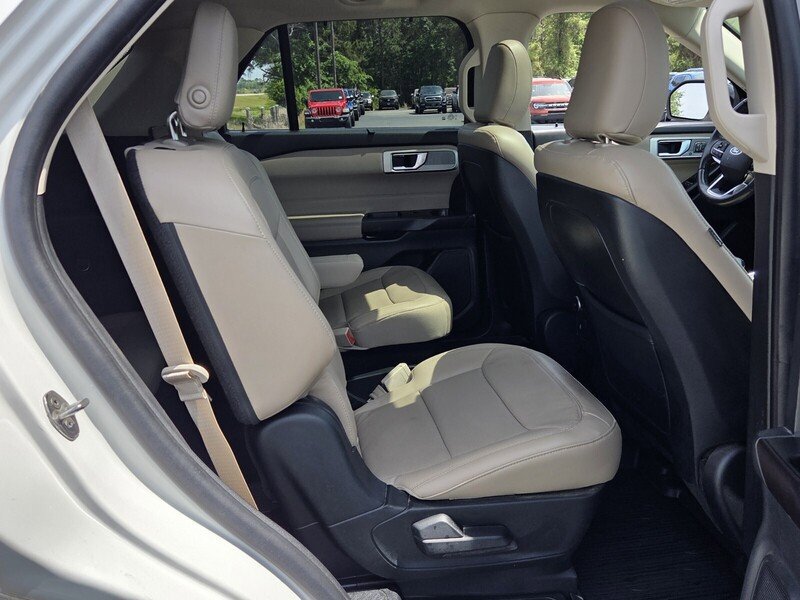 Used 2020 Ford Explorer Limited w/ Class III Trailer Tow Package RWD image 16