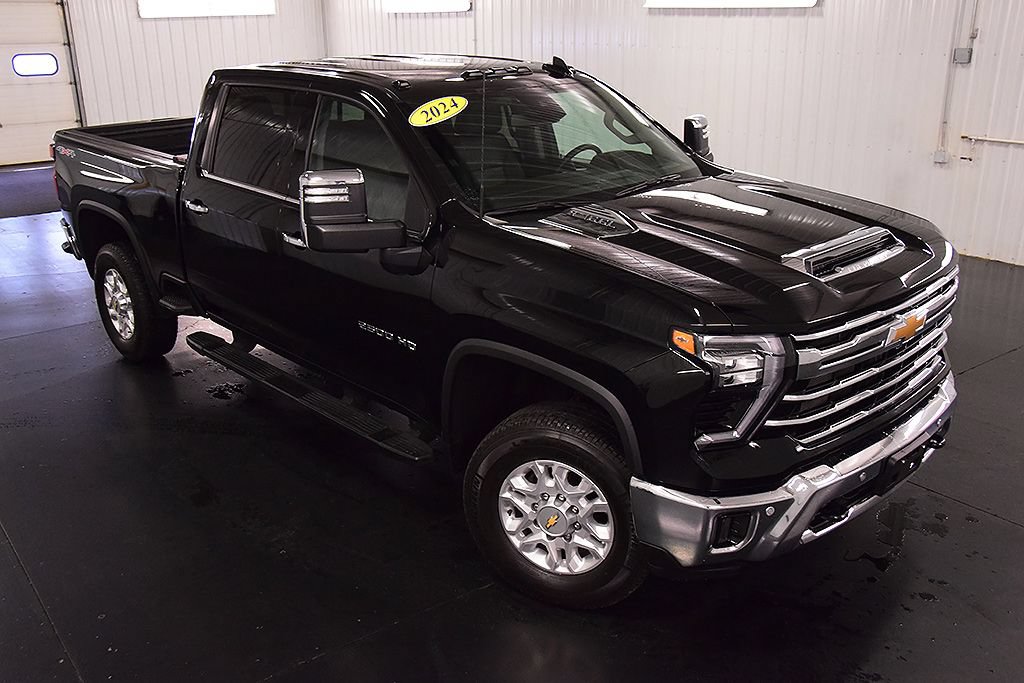 Used 2024 Chevrolet Silverado 2500 LTZ w/ LTZ Convenience Package AWD/4WD image 10