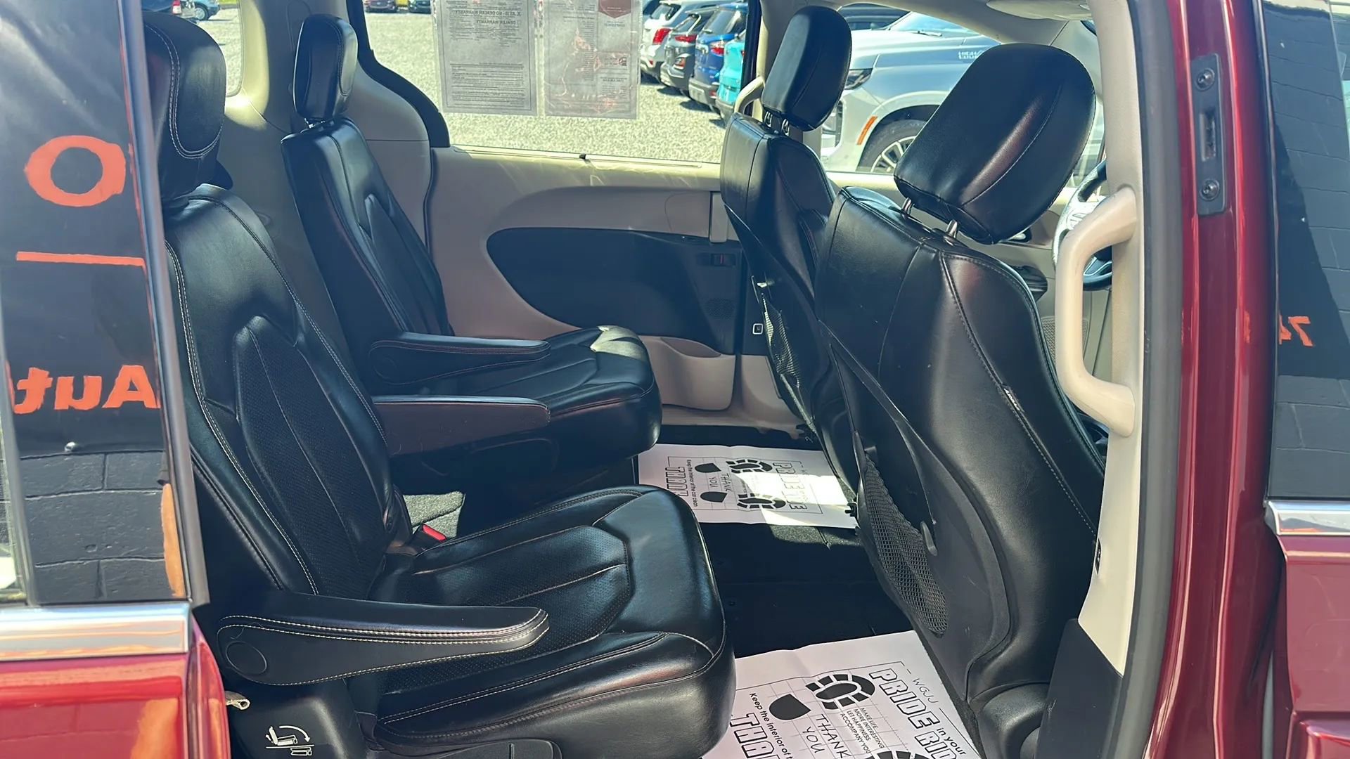 Used 2021 Chrysler Voyager Lxi image 13