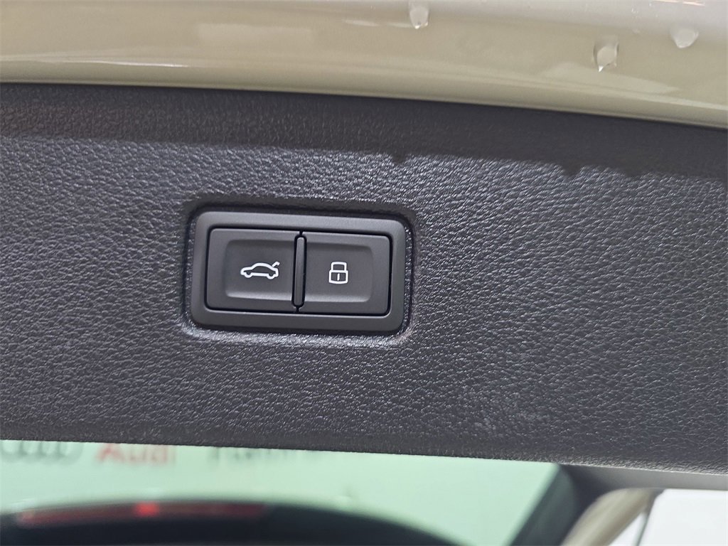 Used 2023 Audi Q7 3.0T Premium Plus w/ Premium Plus Package image 16