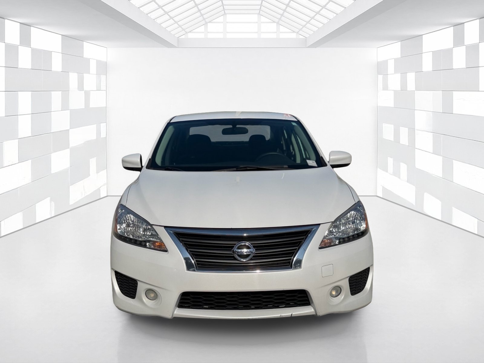Used 2014 Nissan Sentra SR w/ SR Driver Package FWD image 2