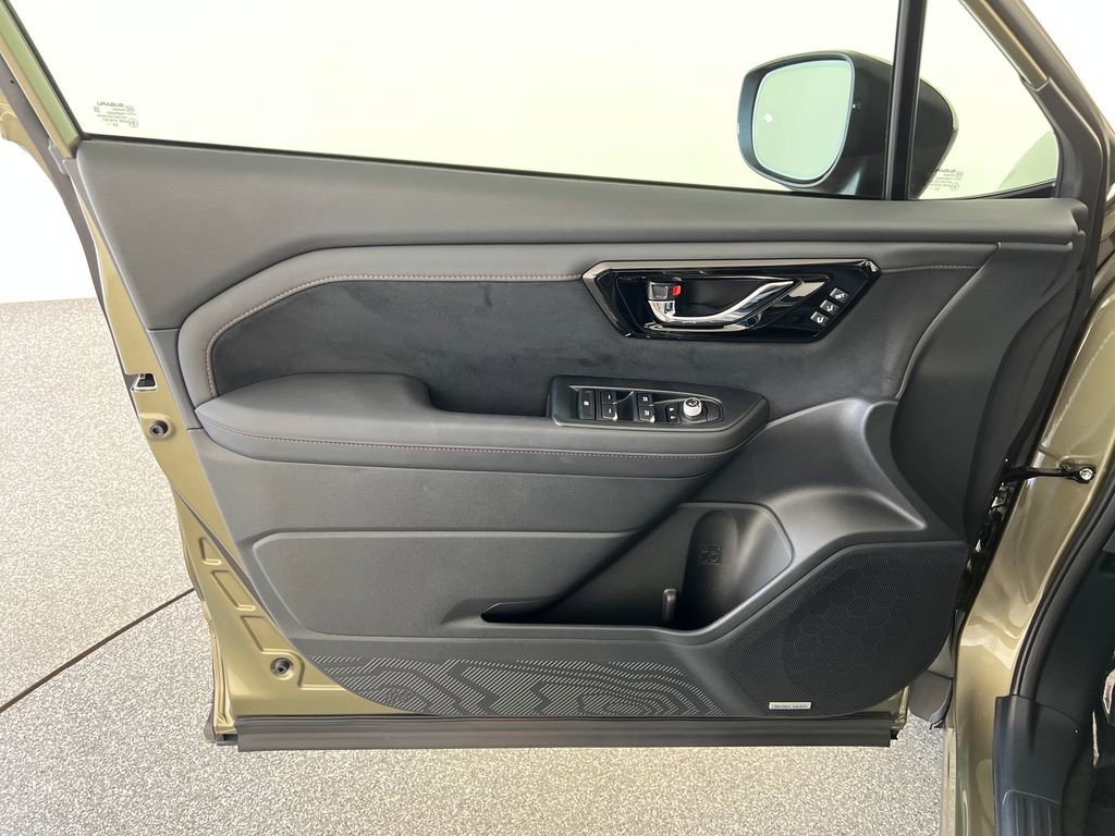Certified 2025 Subaru Forester Touring AWD/4WD image 12