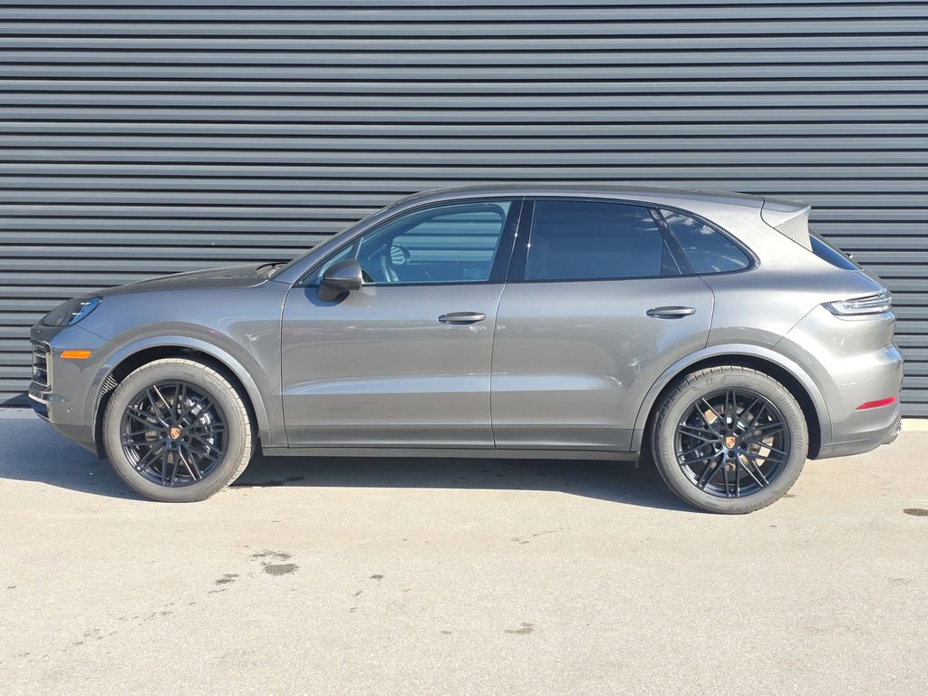 Certified 2025 Porsche Cayenne image 2