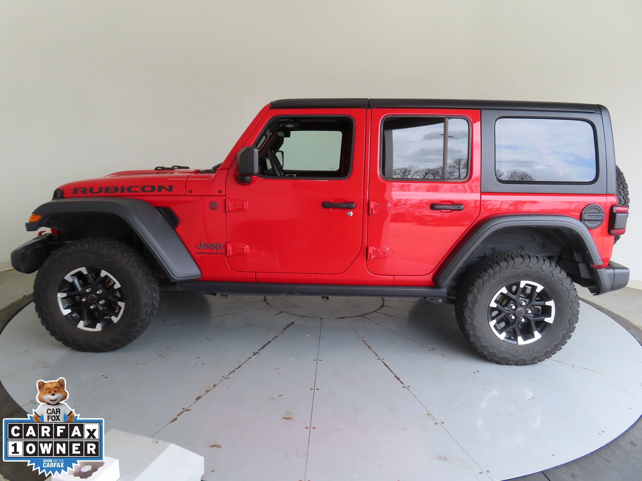 Used 2025 Jeep Wrangler Unlimited Rubicon AWD/4WD image 8
