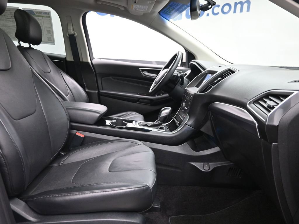 Used 2016 Ford Edge Titanium w/ Equipment Group 301A image 7