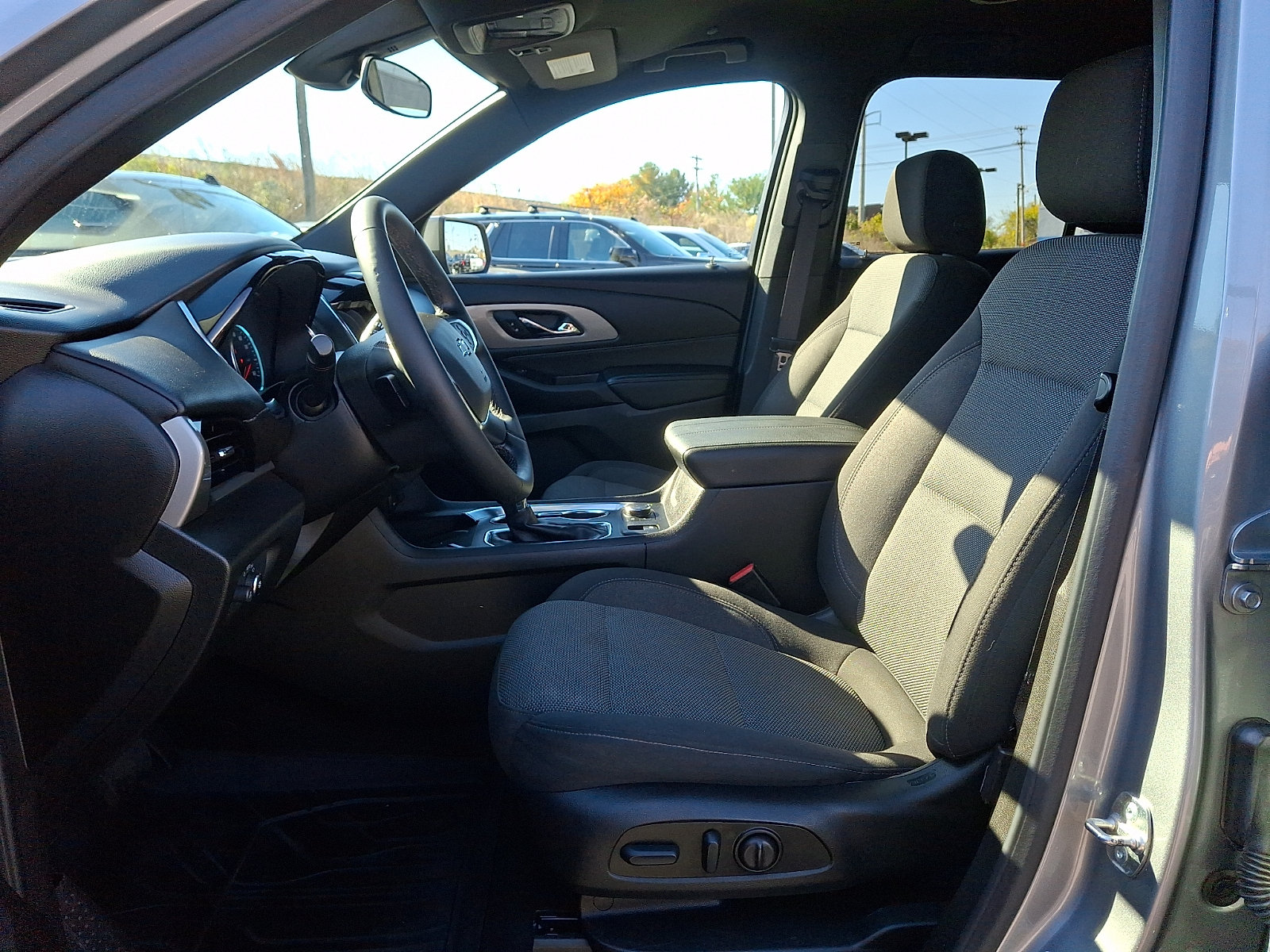 Certified 2024 Chevrolet Traverse LT w/ Midnight/Sport Edition AWD/4WD image 15