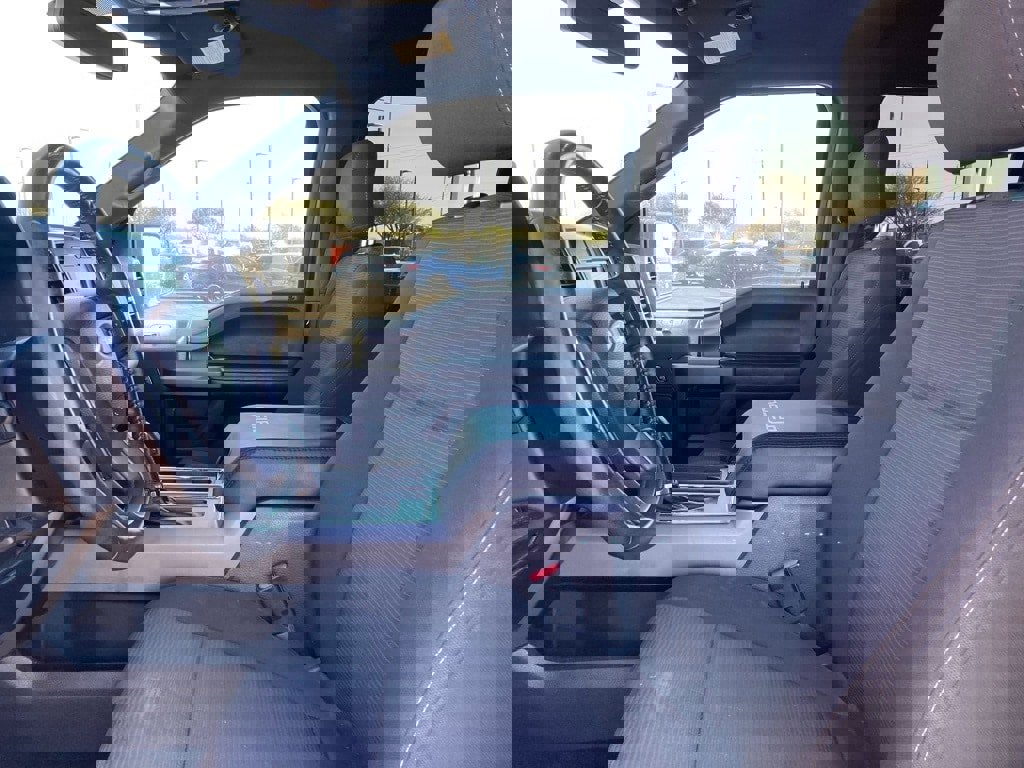 Used 2017 Ford F150 XLT w/ Equipment Group 302A Luxury image 10